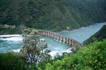 Kaaimans River Bridge bei Flut, Südafrika